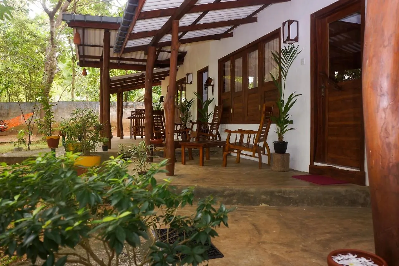 Flash Rock Villa Sigiriya Homestay